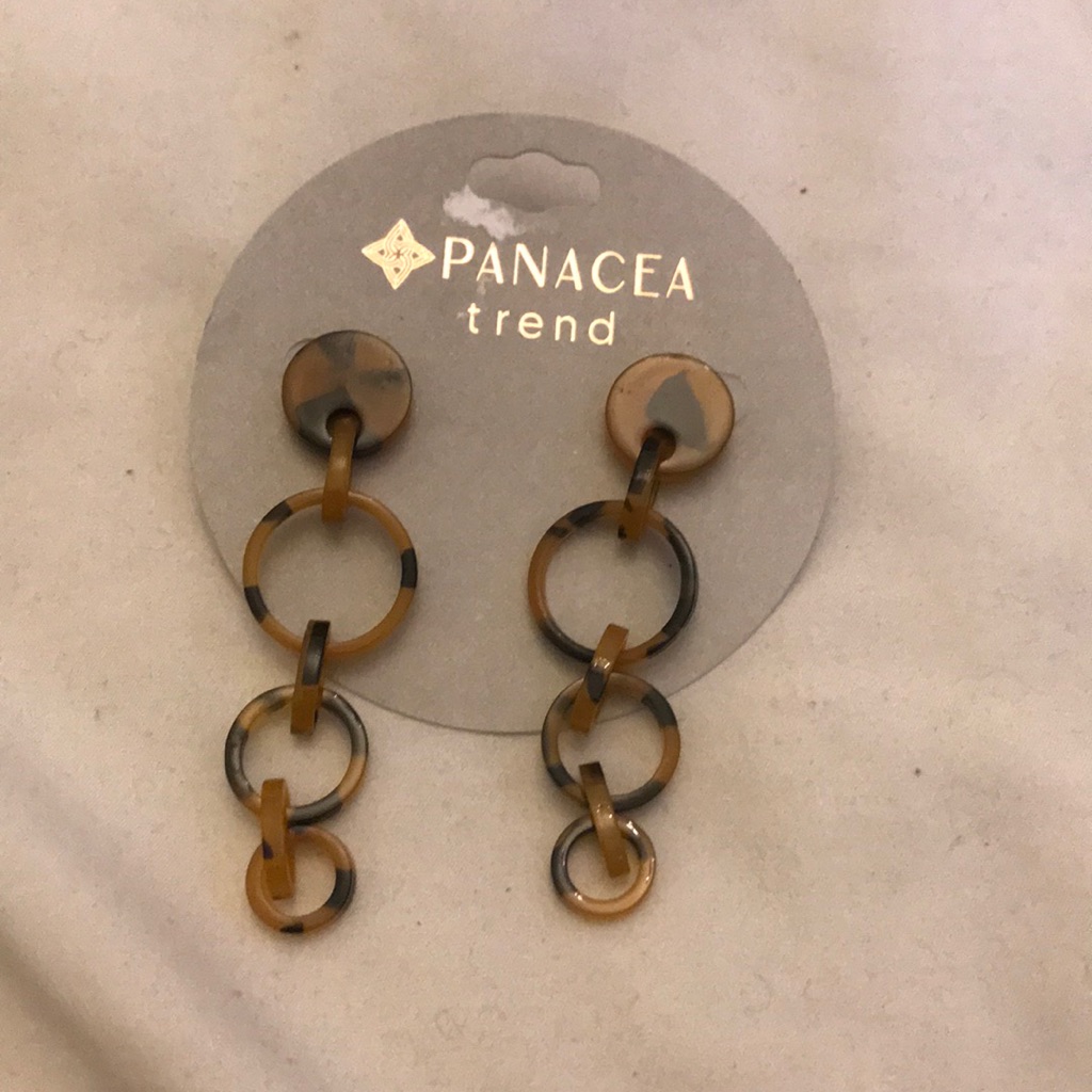 Tortoise Shell Earring 8$